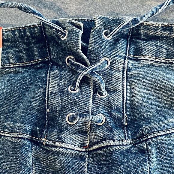 NWT Arula Vintage Wash 33 Inch High Rise Flare Jeans Size 10 - Picture 2 of 14